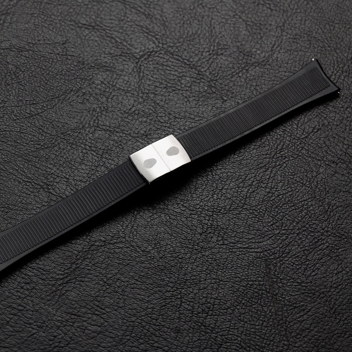 Black FKM with clasp 
