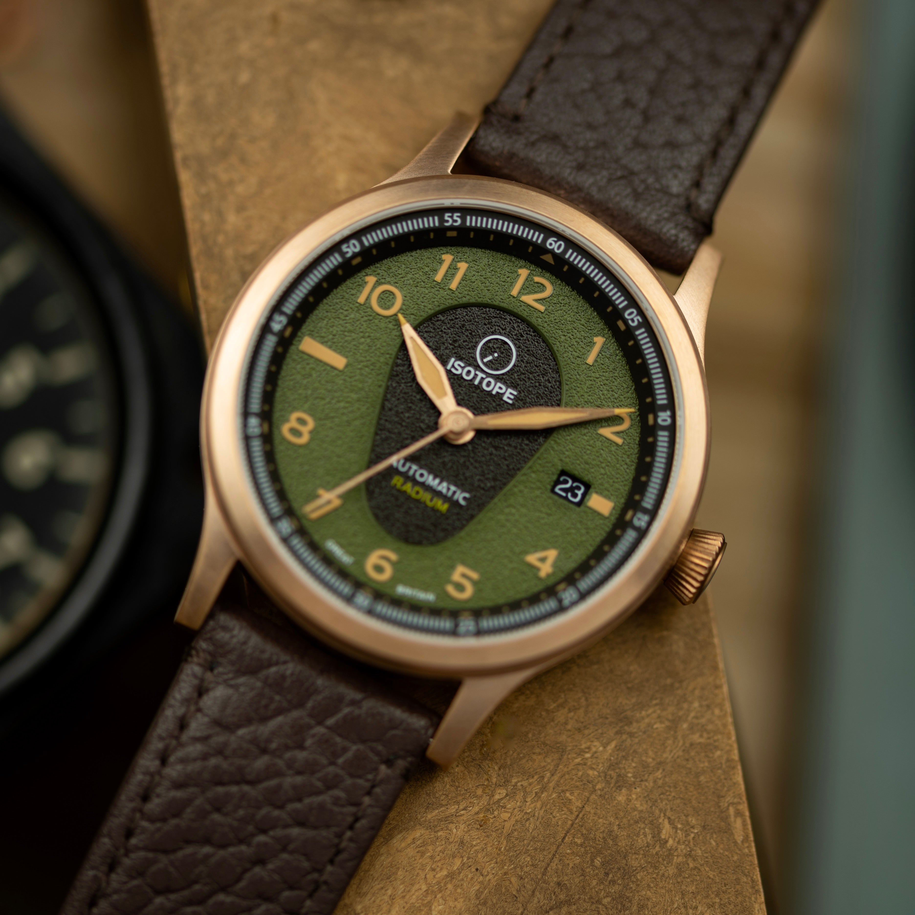 Old Radium Bronze Pilot – Isotope Watches