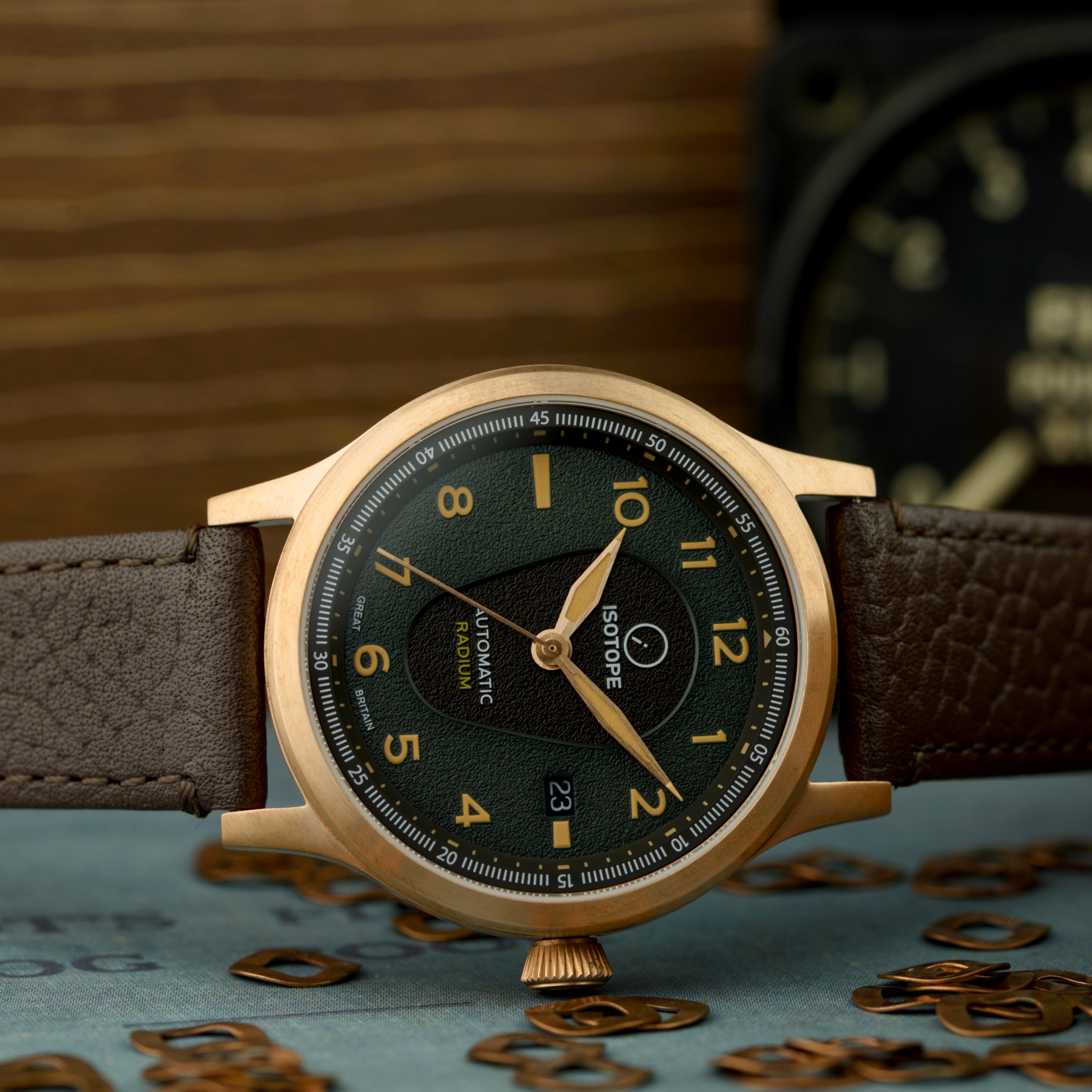 Old Radium Bronze Pilot – Isotope Watches