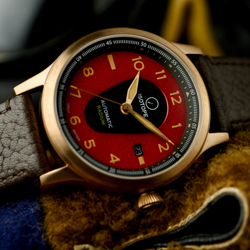 Old Radium Bronze Pilot – Isotope Watches