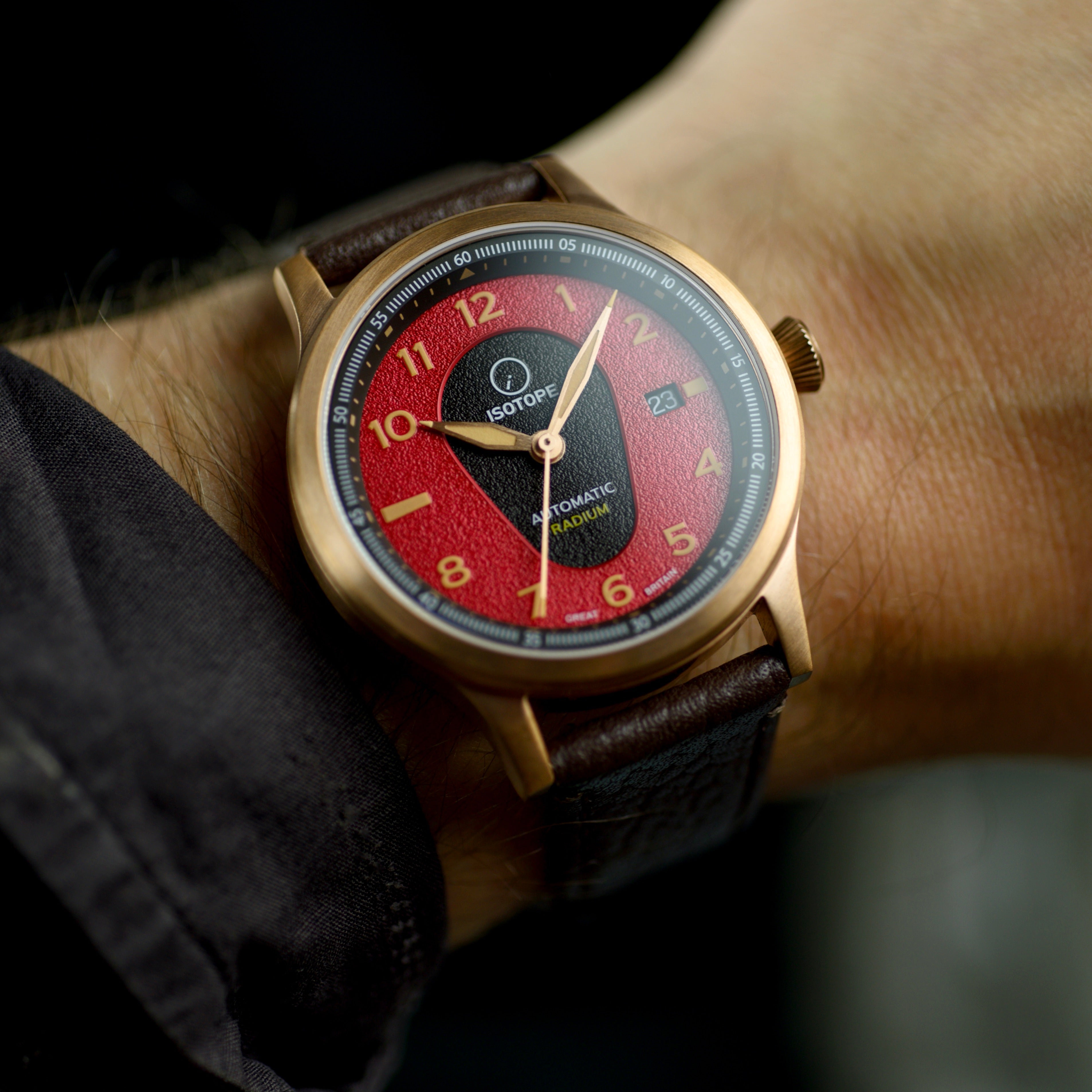 Old Radium Bronze Pilot – Isotope Watches